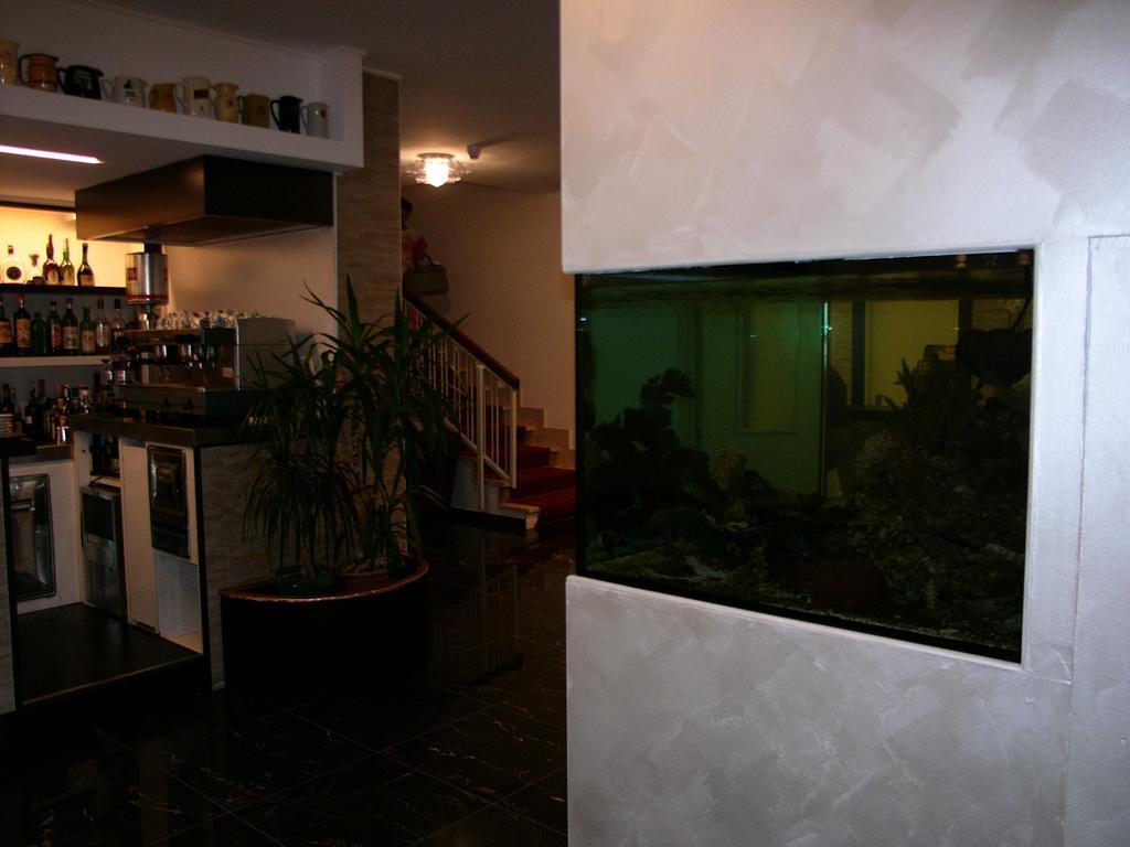 Hotel Lido Deiva Marina Bagian luar foto