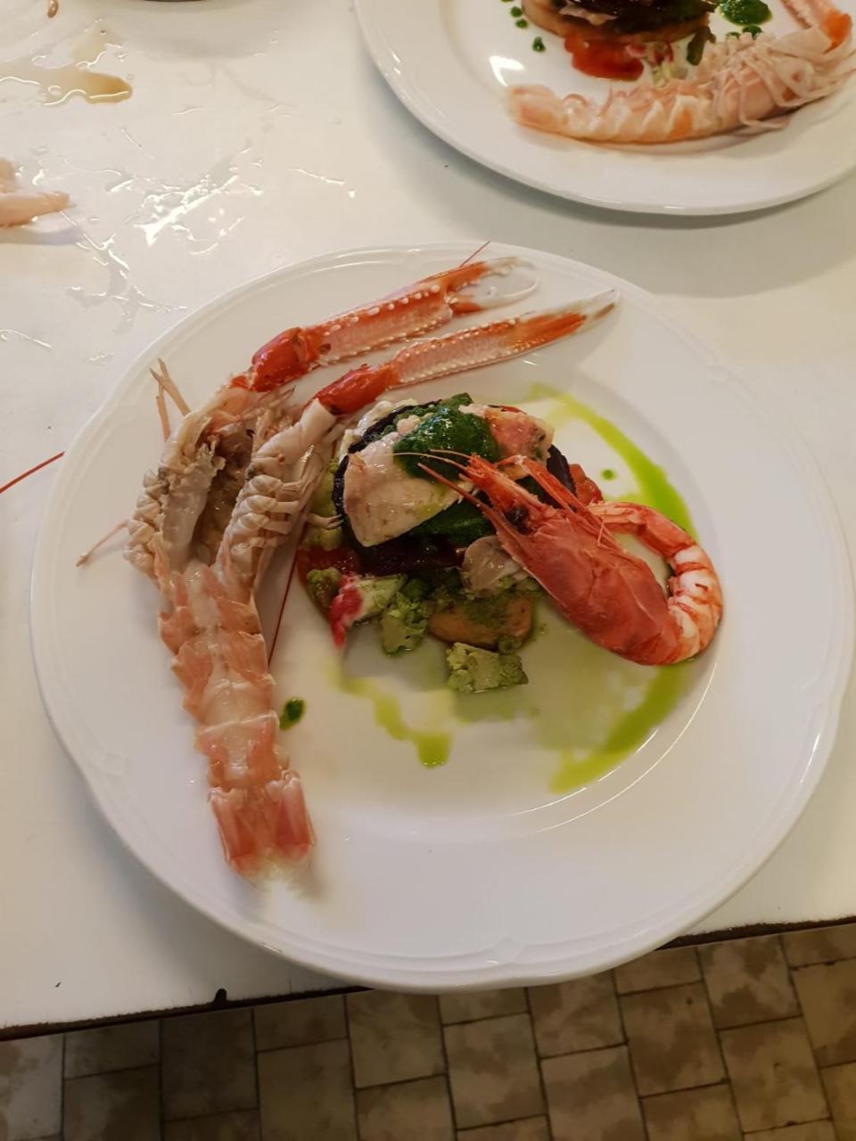 Hotel Lido Deiva Marina Bagian luar foto